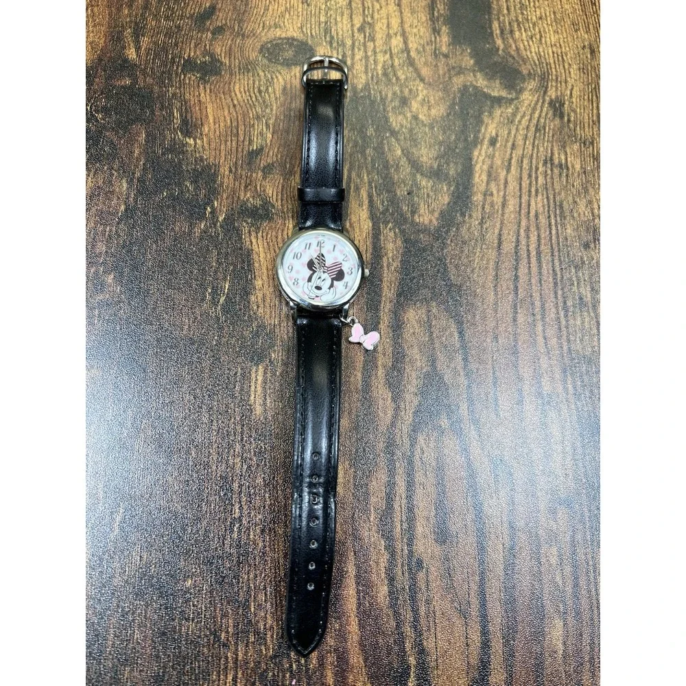 DISNEY MINNIE MOUSE PINK BOW CHARM CLOSE UP DOTS WRIST WATCH BLACK BAND & SILVER